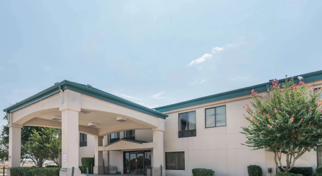 Super 8 by Wyndham Fort Worth Downtown South, Забронировать Отель СПА-отели Форт-Уэрт, SPA-услуги
