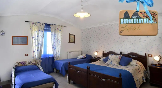 Четырёхместный номер Standard с балконом и с видом на море Il Casale Sorrento