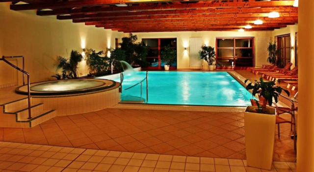 Hotel Happy Star, Reservar Hotel Hnanice Thayatal