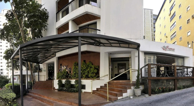 Трёхместный номер Standard с балконом Mercure Sao Paulo Alamedas