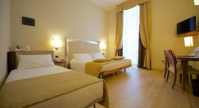 Трёхместный номер Standard Best Western Crystal Palace Hotel