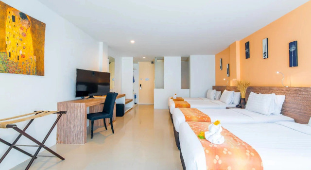 Четырёхместное Pent View с балконом The Lantern Resorts Patong