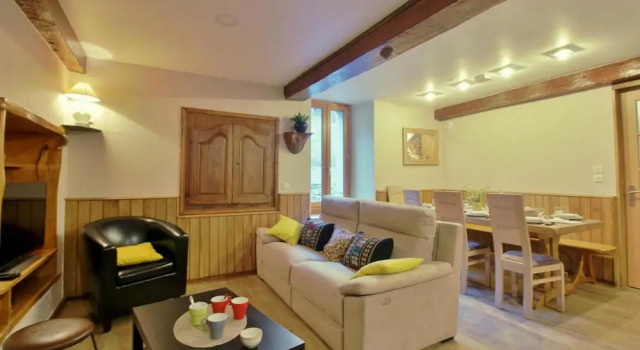 House With 4 Bedrooms in Cauterets, With Wonderful Mountain View, Encl