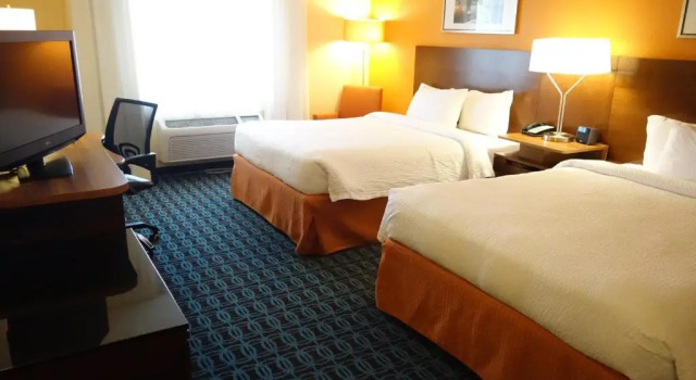 Четырёхместный номер Standard Country Inn & Suites by Radisson, Phoenix Airport, AZ