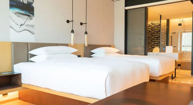 Четырёхместный номер Deluxe с видом на город Fairfield by Marriott Shenshan Special Cooperation Zone