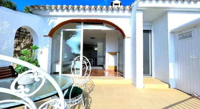 Hill Top House Mountain Views Moraira, Забронировать Отель Ла-Сабатера 