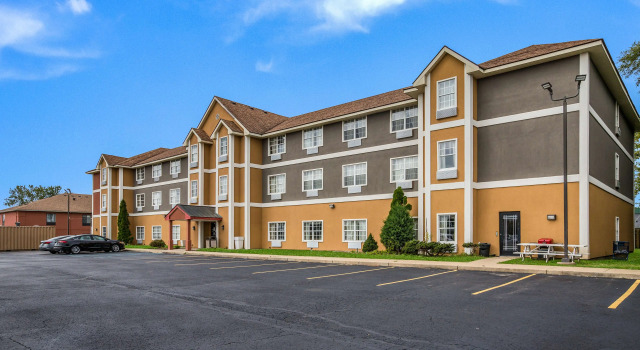 Americas Best Value Inn Three Rivers, Varaa Mini-hotelli Three Rivers Michigan