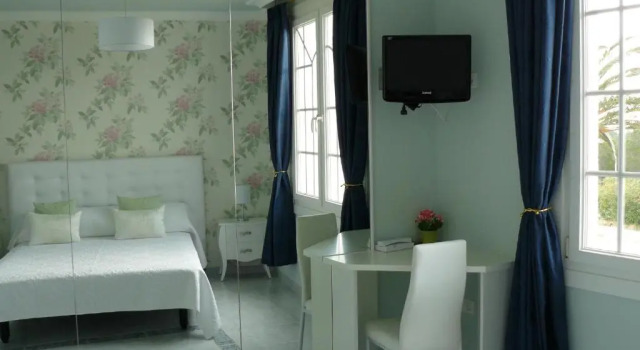 Hotel Villaclara, Varaa Hotelli Hotellit Tarragonès pysäköinnillä, Pysäköinti