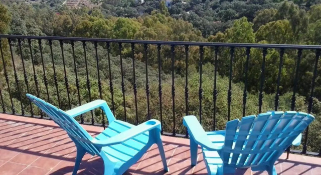 Коттедж El Roble Holidays