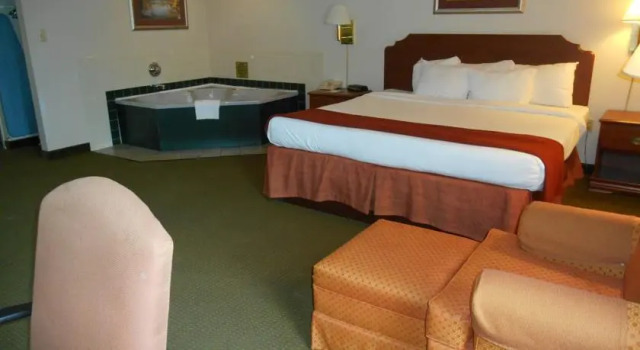 GuestHouse Inn & Suites Grayson, Book Hotel Hoteller i Grayson med pool, Swimmingpool