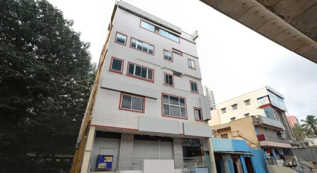 SPOT ON 46393 Venkat Regency