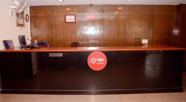 OYO 2007 Hotel Monarch Inn