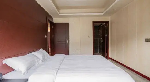 Люкс с 3 комнатами с видом на реку Pomegranate Huashan Hot Spring Villa