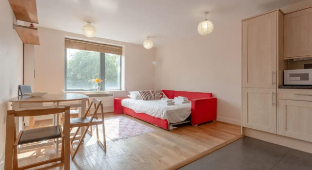 Charming 1 Bedroom Property Next to Clapham Common