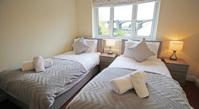 3 Bedroom Holiday Home With River Views, Забронировать Дом для отпуска Фродшем Чешир