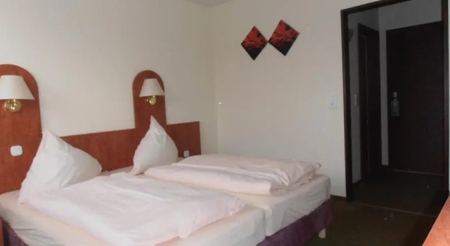 Gruppenhaus Waldresidenz "Am Roten Wasser", Rezervasyon Otel Holzminden Weser Uplands