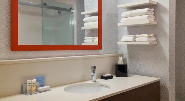 Двухместный номер Premium Hampton Inn & Suites Providence / Smithfield