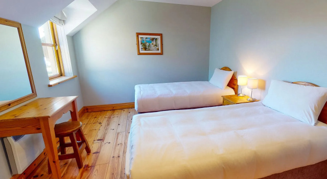Dingle Courtyard Cottages 2 Bed Sleeps 4