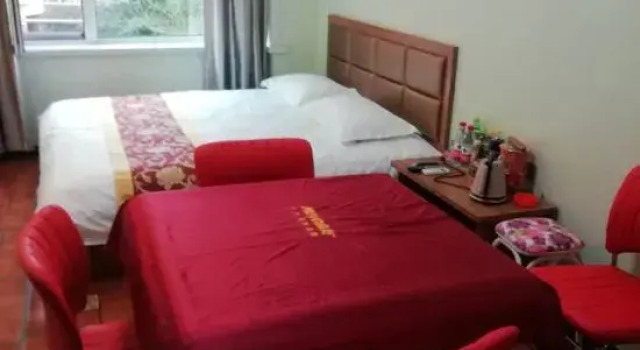 Jixi 1314 Romantic Theme Hotel, Prenota Hotel Jixi Heilongjiang