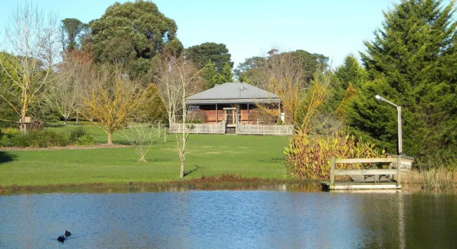 Коттедж с 2 комнатами с видом на озеро Sanctuary Park Cottages