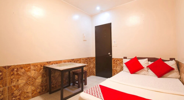 OYO 761 Caza Southville Apartelle, Reservar Hotel Agus Mactan Island