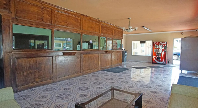 Los Angeles Inn & Suites - LAX