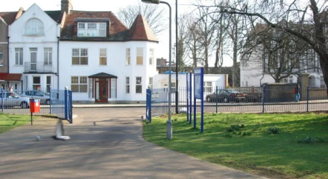 London Tottenham - good for centre, Book Hotel Hoteller i Tottenham med parkering, Parkering