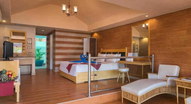 White Rock Waterpark and Beach Hotel