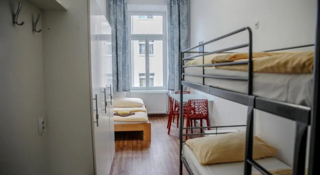 Кровать в общем номере (женский номер) Cuba Bar & Hostel