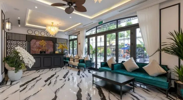Phong Lan Unique Hotel