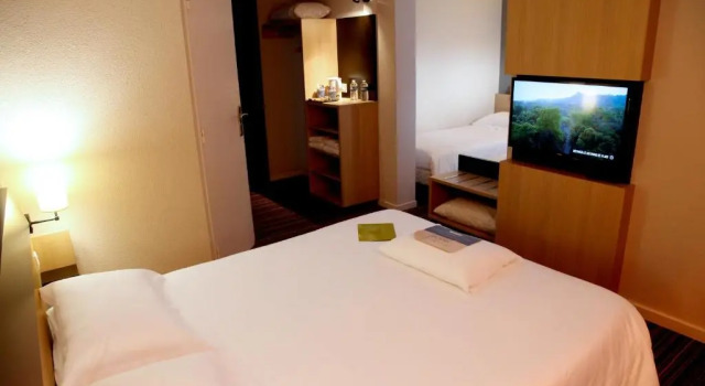 Четырёхместный номер Superior Kyriad Tours Sud - Chambray Lès Tours