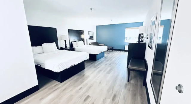 Четырёхместный люкс Baymont Inn & suites by Wyndham Ardmore I-35