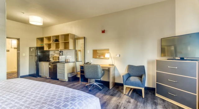 Четырёхместный люкс Candlewood Suites New Bern by IHG
