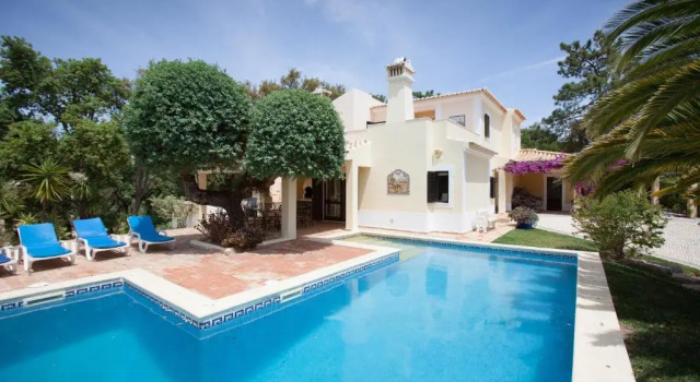 Вилла с 4 комнатами Quinta do Rosal