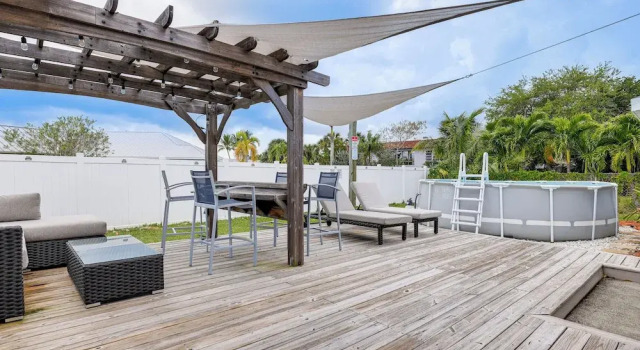 Коттедж Pet-friendly Fort Pierce Home w/ Pool & Kayaks!