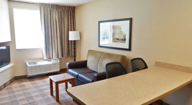Люкс Extended Stay America Select Suites - Providence - Airport