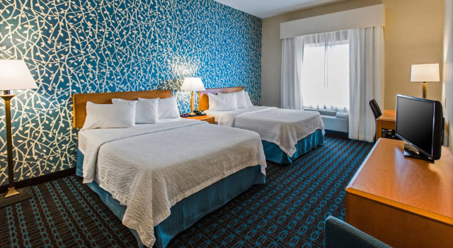 Четырёхместный номер Standard Fairfield Inn & Suites Toledo North