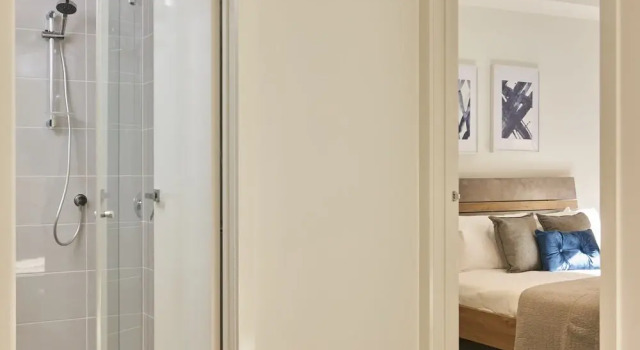 Spacious and Bright 1 Bedroom Apartment, Book Apartment  
