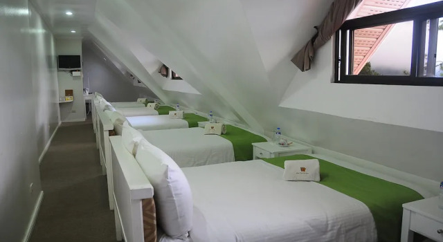 Номер Standard Мансарда Mines View Park Hotel