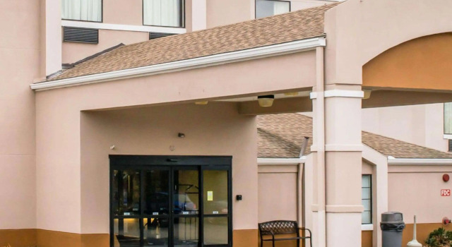 Blankenbaker Inn by IHG, จอง โรงแรม ลุยส์วิลล์ Louisville Metropolitan Area
