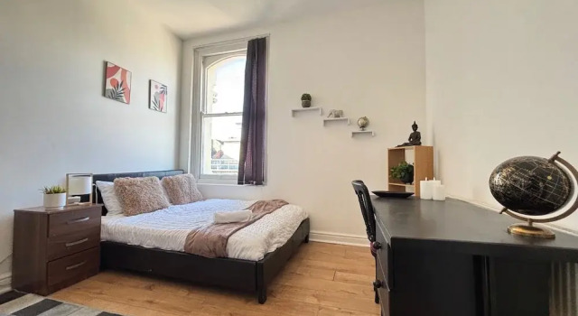 4 Beds-sleeps 8-central-office Space, Забронировать Апартаменты/квартира Апартаменты Лестера, рядом с Центр искусств "Феникс", Апартаменты/квартира