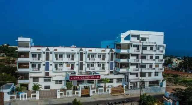 Hotel Viswa Grand, Забронировать Отель Отели штата Тамилнада с бассейном, Бассейн