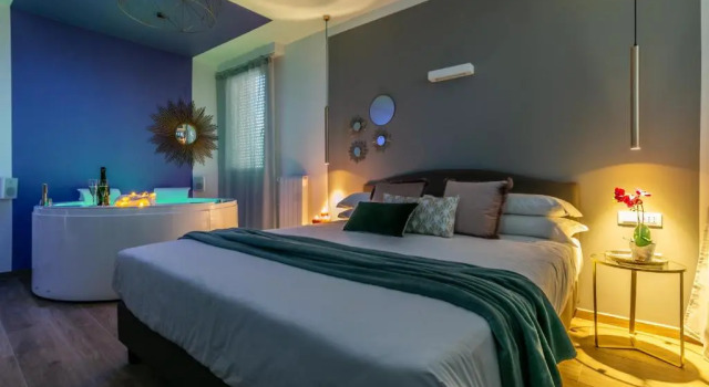 Люкс Deluxe 4 Star Suite SPA - Self Check-In
