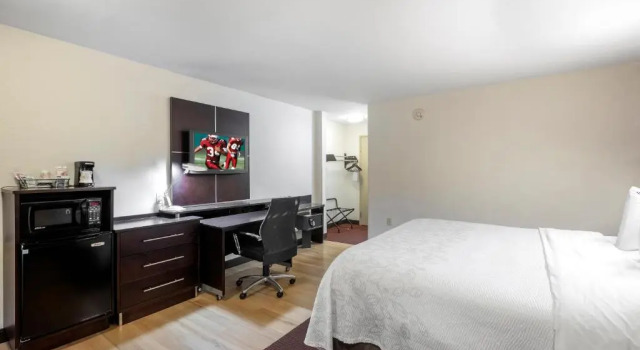 Двухместный люкс Red Roof Inn PLUS+ Columbus Downtown - Convention Center