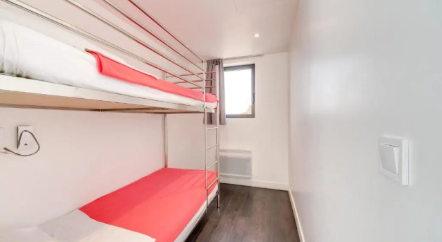 Семейный номер Standard Brit Hotel Porte dEspagne
