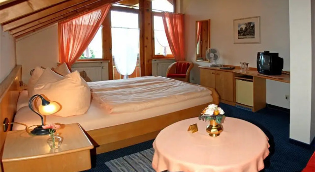 Hotel garni Schmideler, Забронировать Отель Отели Баварии с парковкой, Парковка