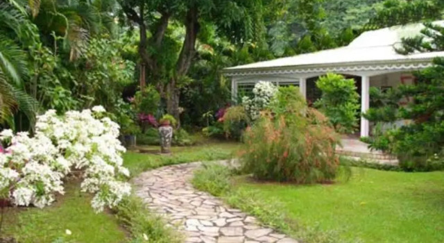 Вилла Villa coloniale en bois du pays
