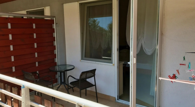 Трёхместный номер Standard с балконом Well Hotel