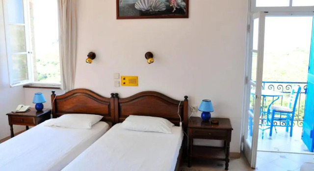 Трёхместный номер Standard Margarita Hotel