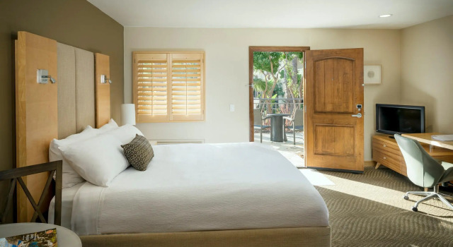 Четырёхместный люкс Catalina Canyon Inn